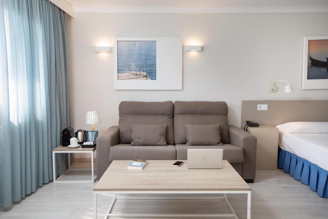 Double or Twin Room Sea View